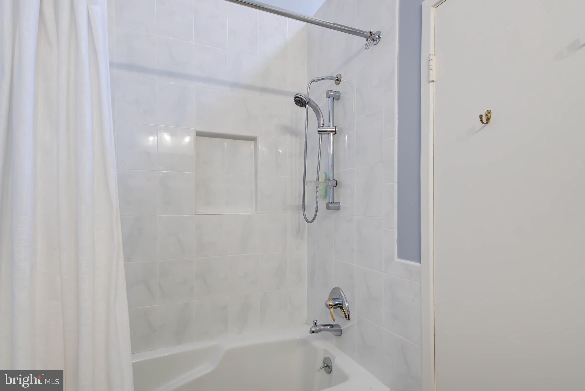 8610 HIDDEN HILL LANE