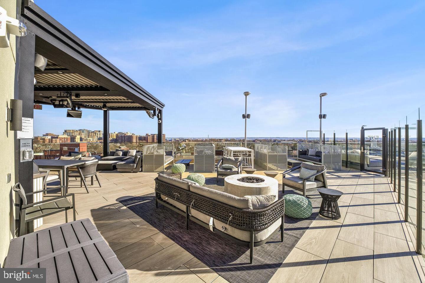 1021 N GARFIELD ST N #945