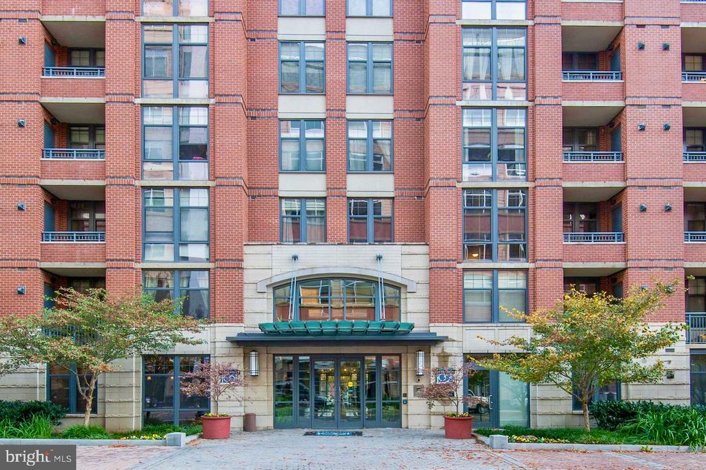 1021 N GARFIELD ST N #945