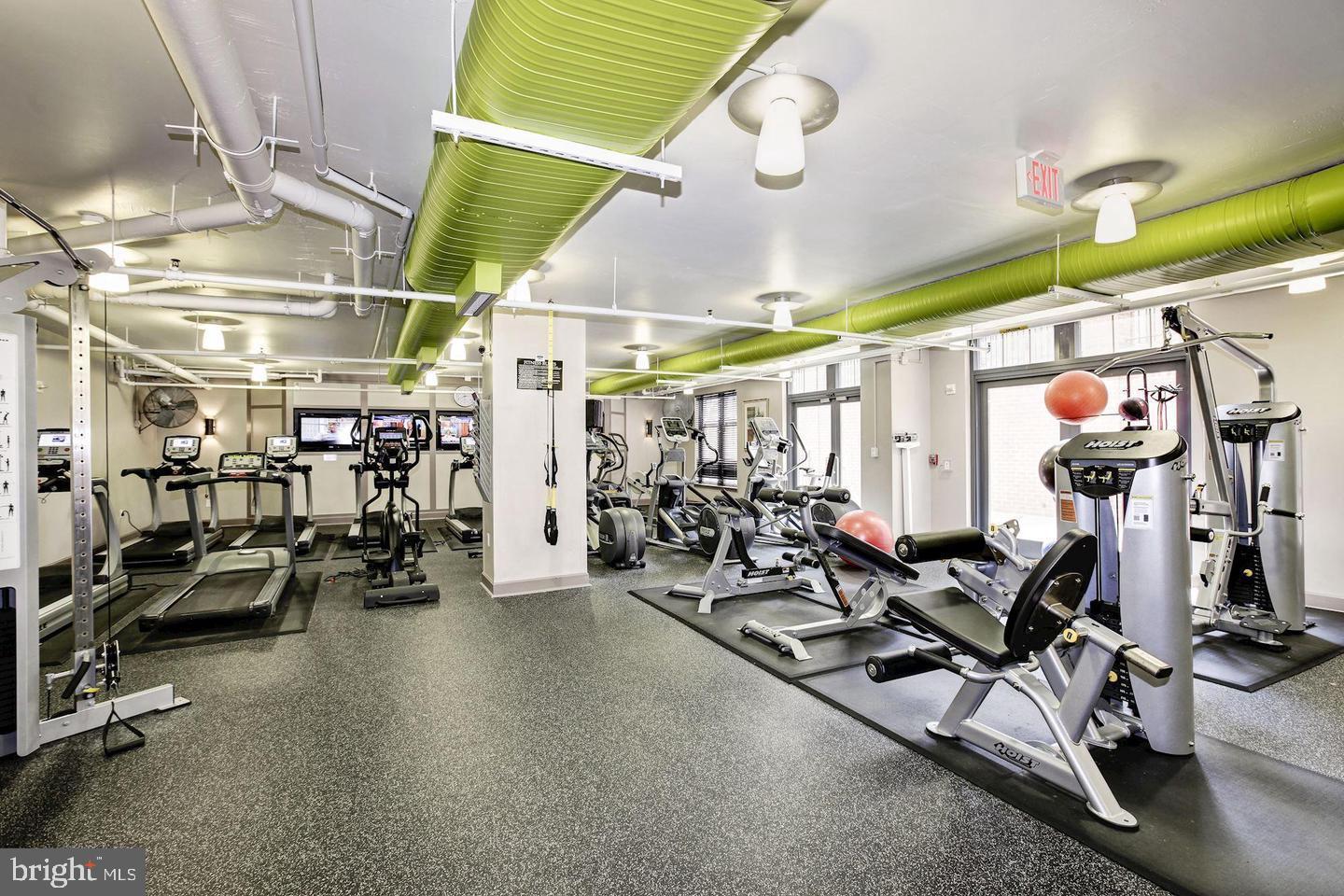 1021 N GARFIELD ST N #945