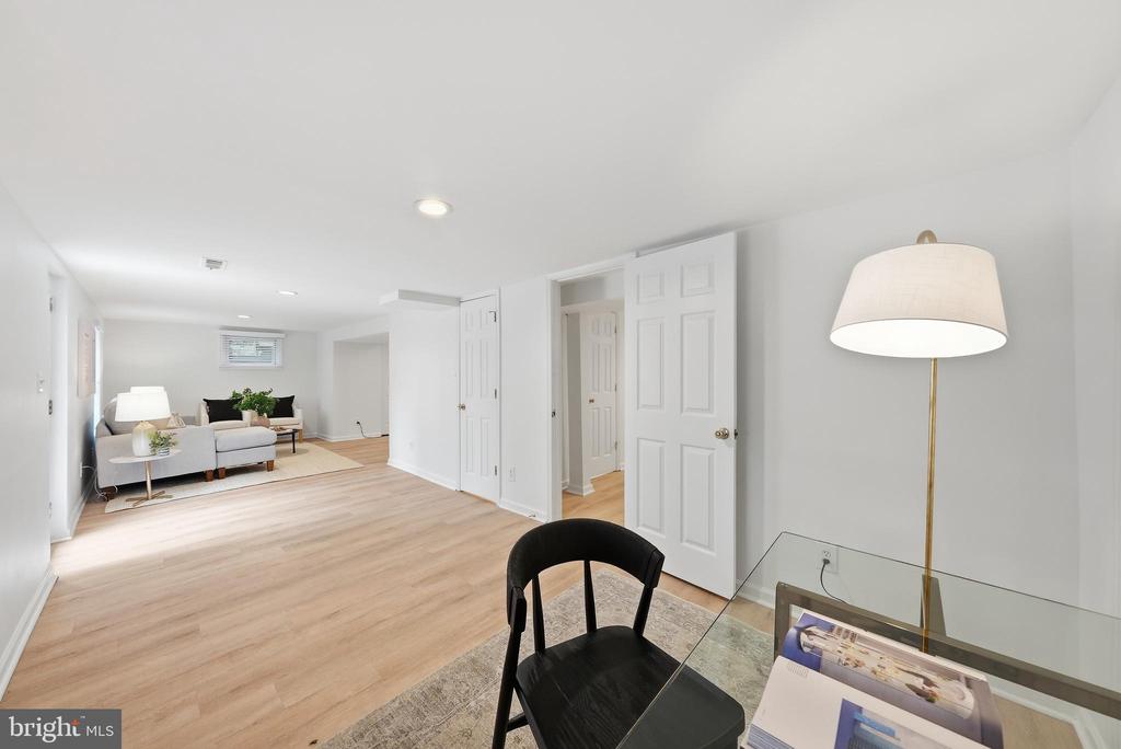 2020 S QUINCY STREET