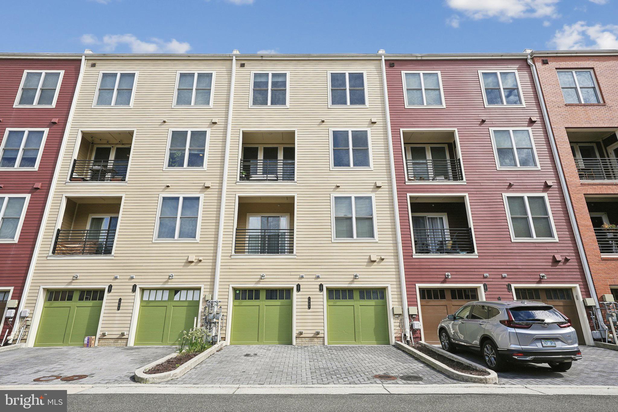 1906 Potomac Ave #102