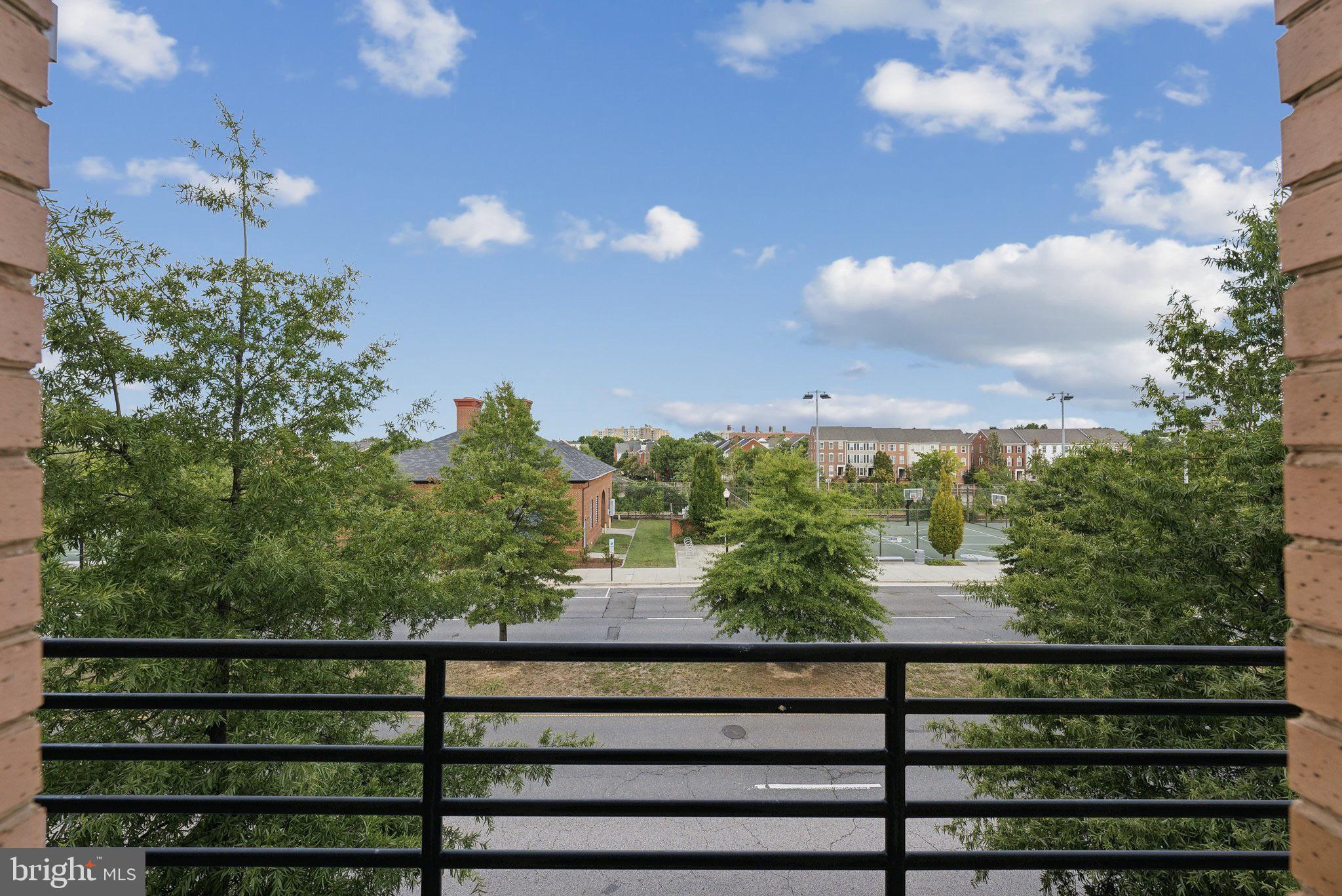 1906 Potomac Ave #102