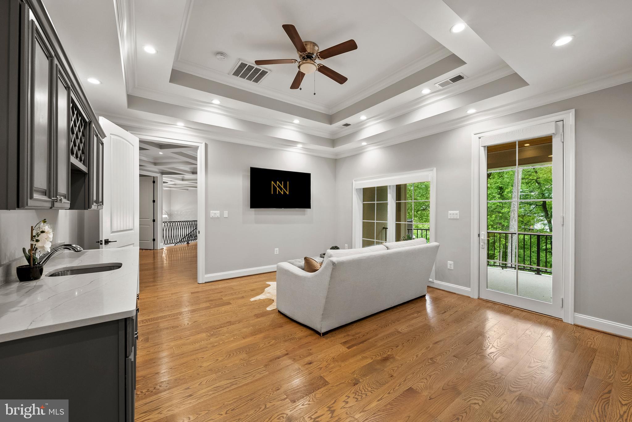 1060 Vista Dr