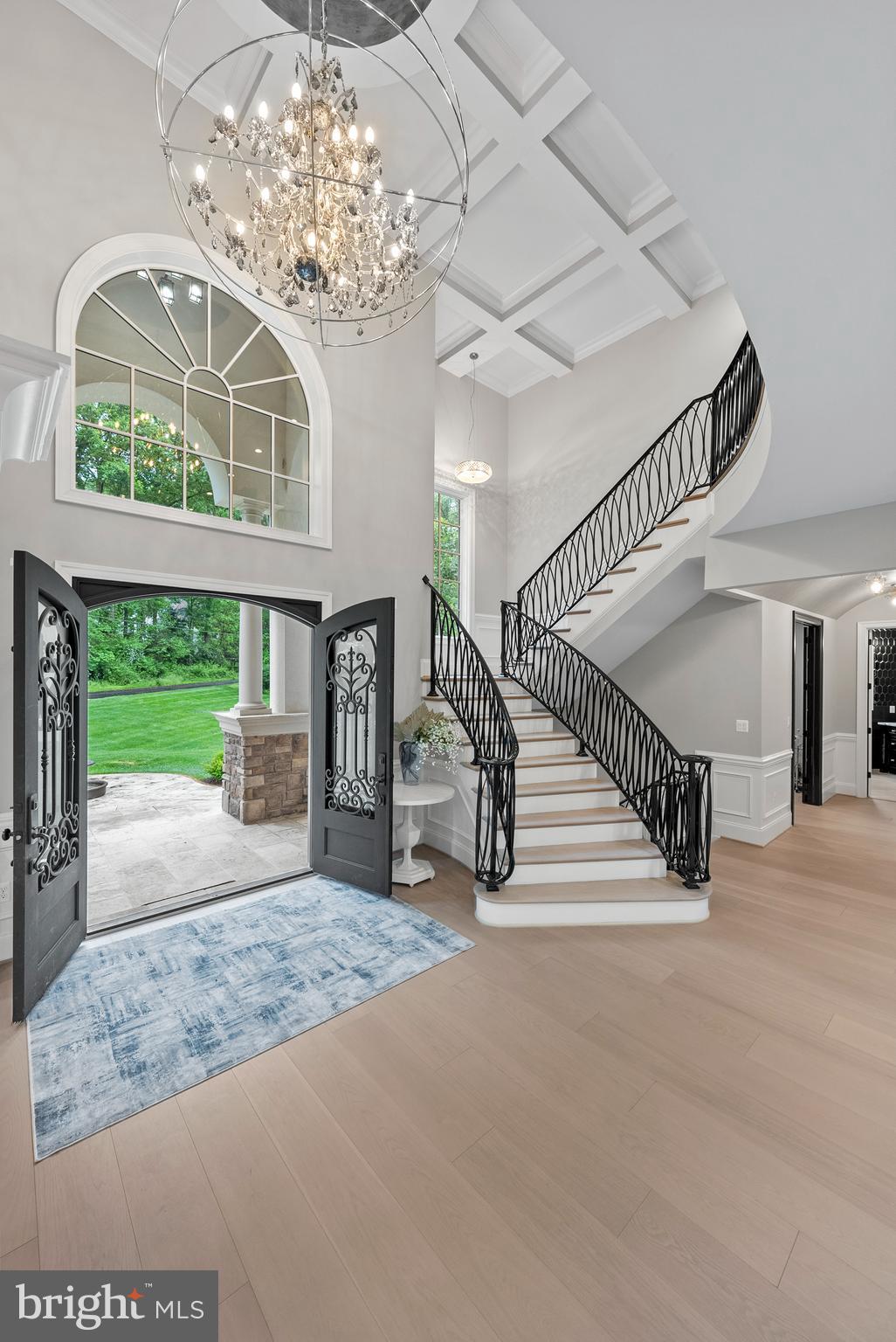 1060 Vista Dr