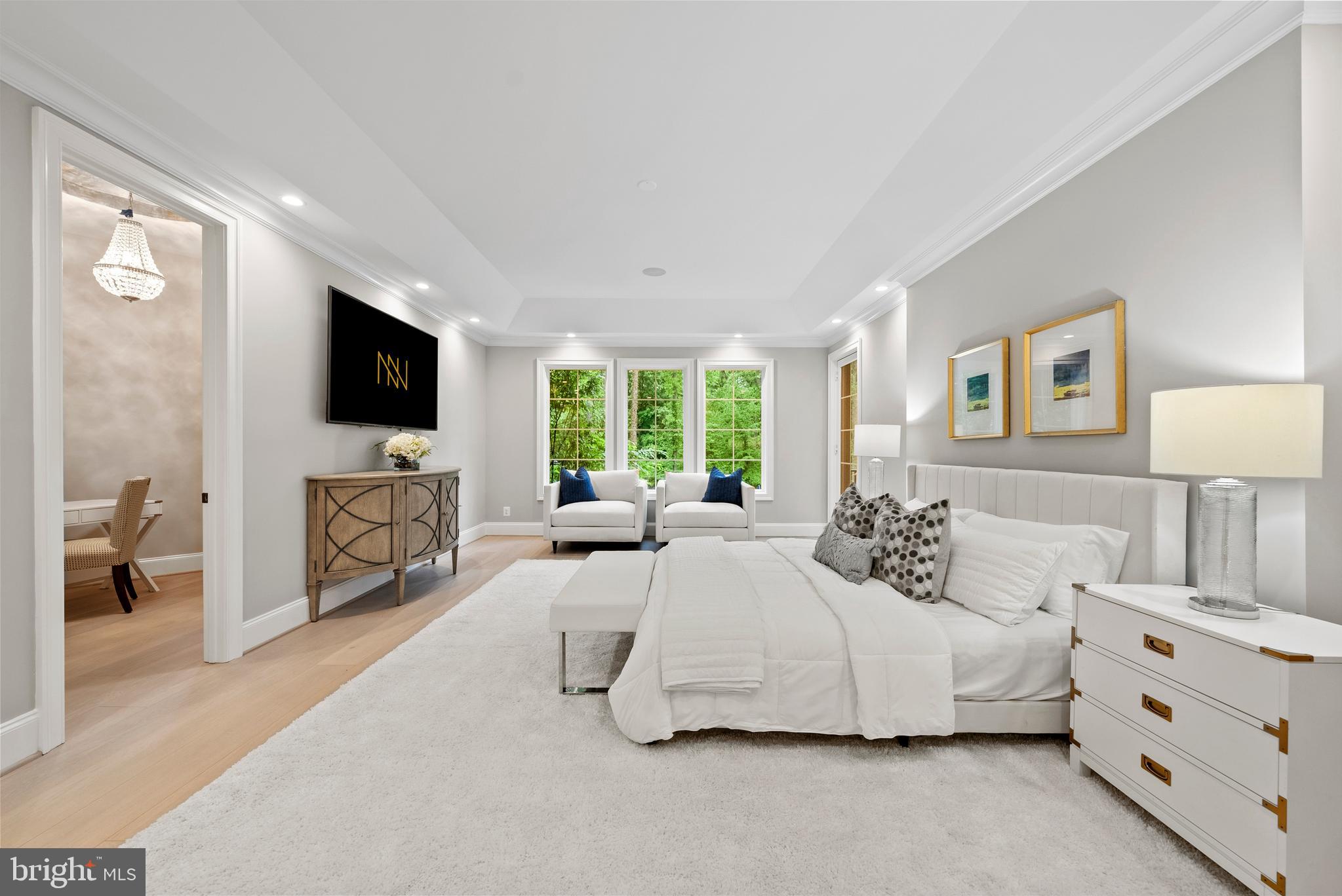 1060 Vista Dr