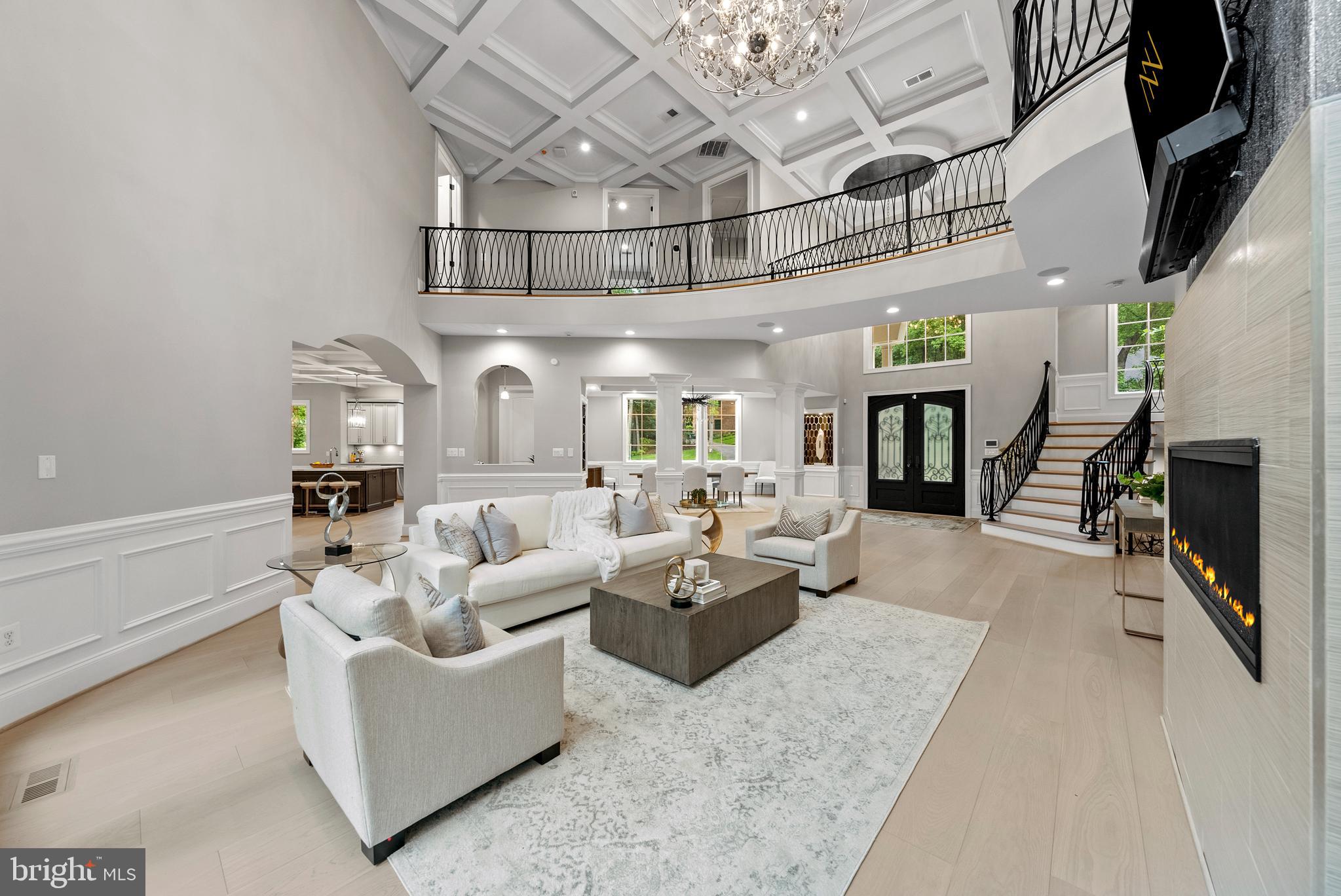 1060 Vista Dr