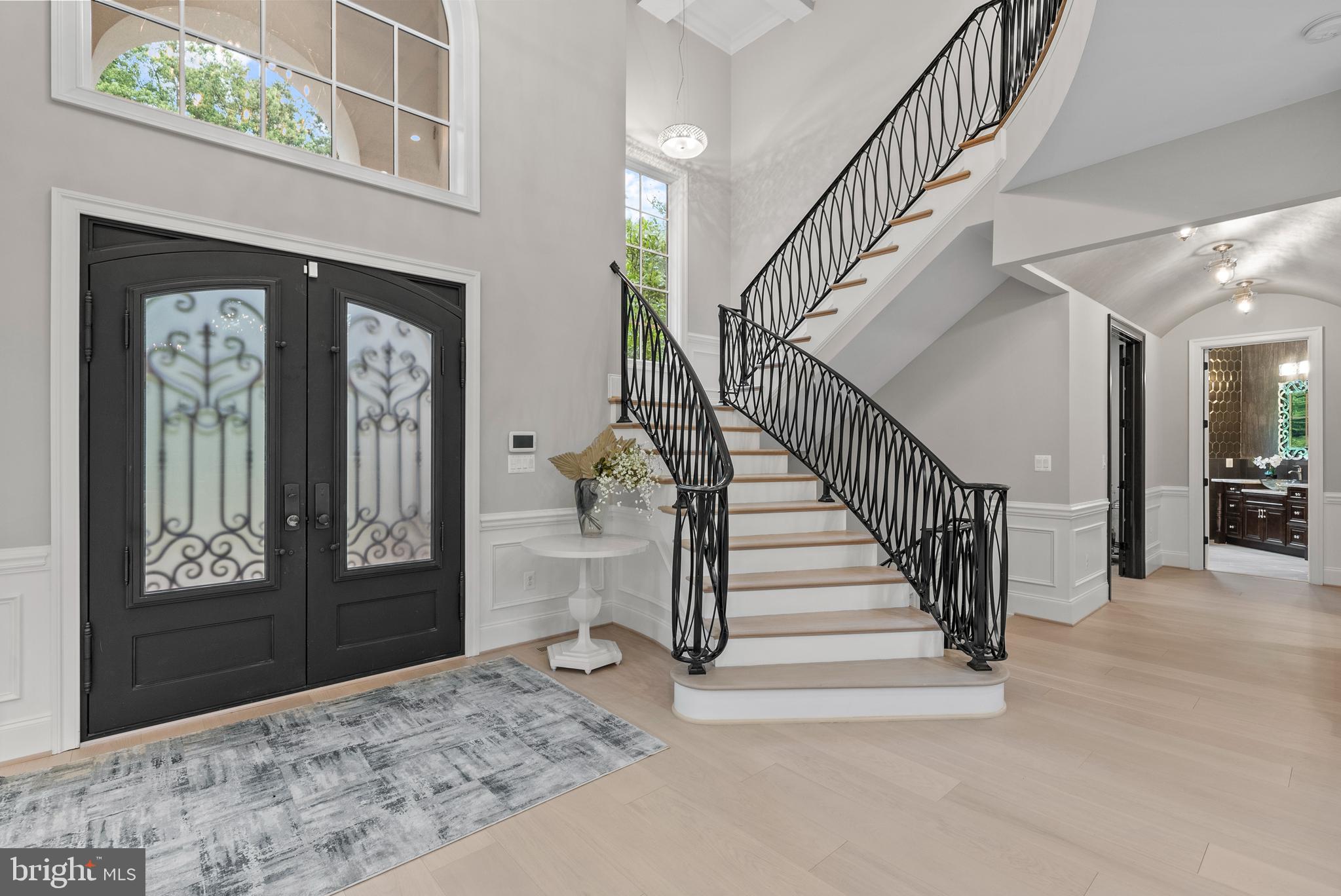 1060 Vista Dr