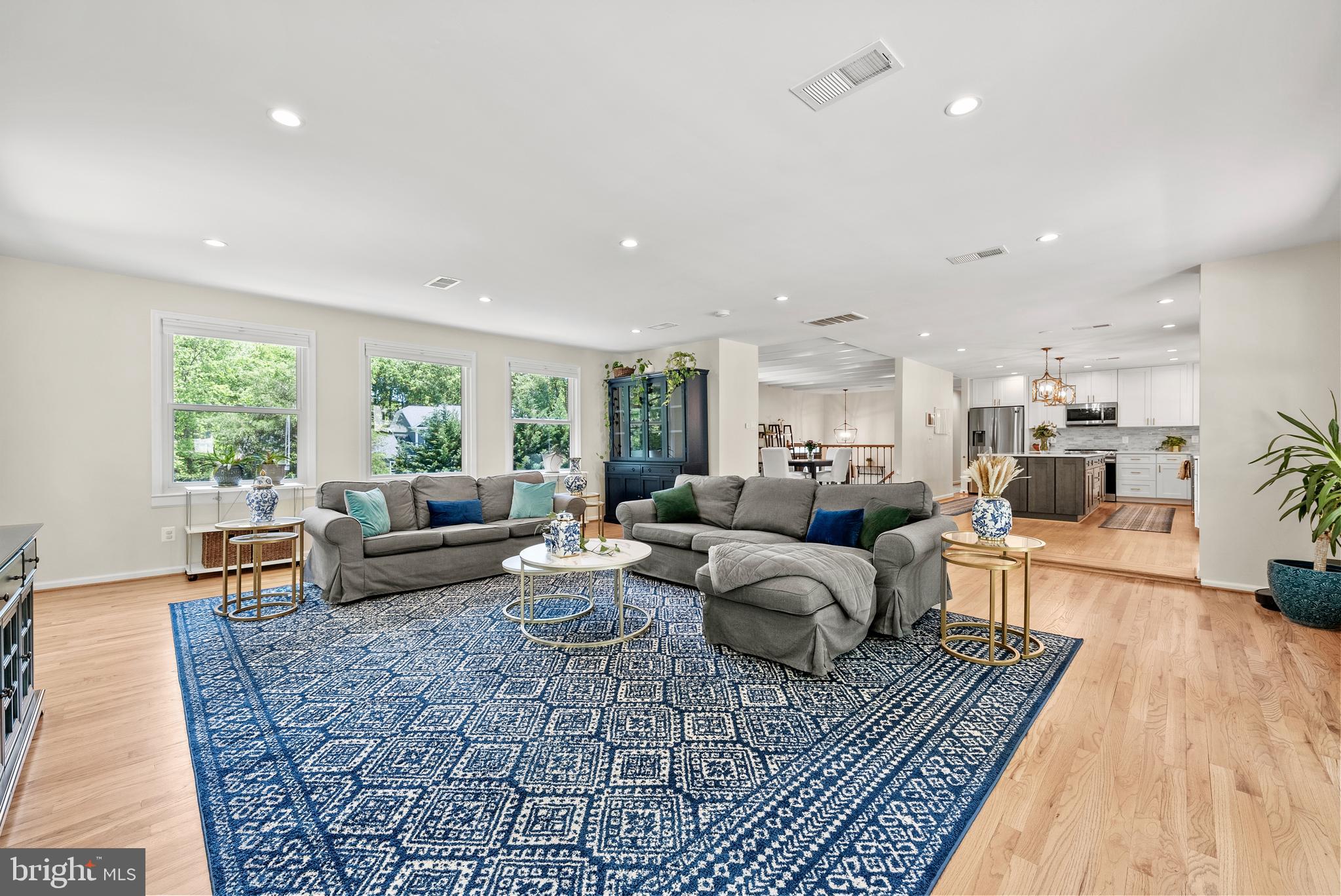 738 Ellsworth Ave