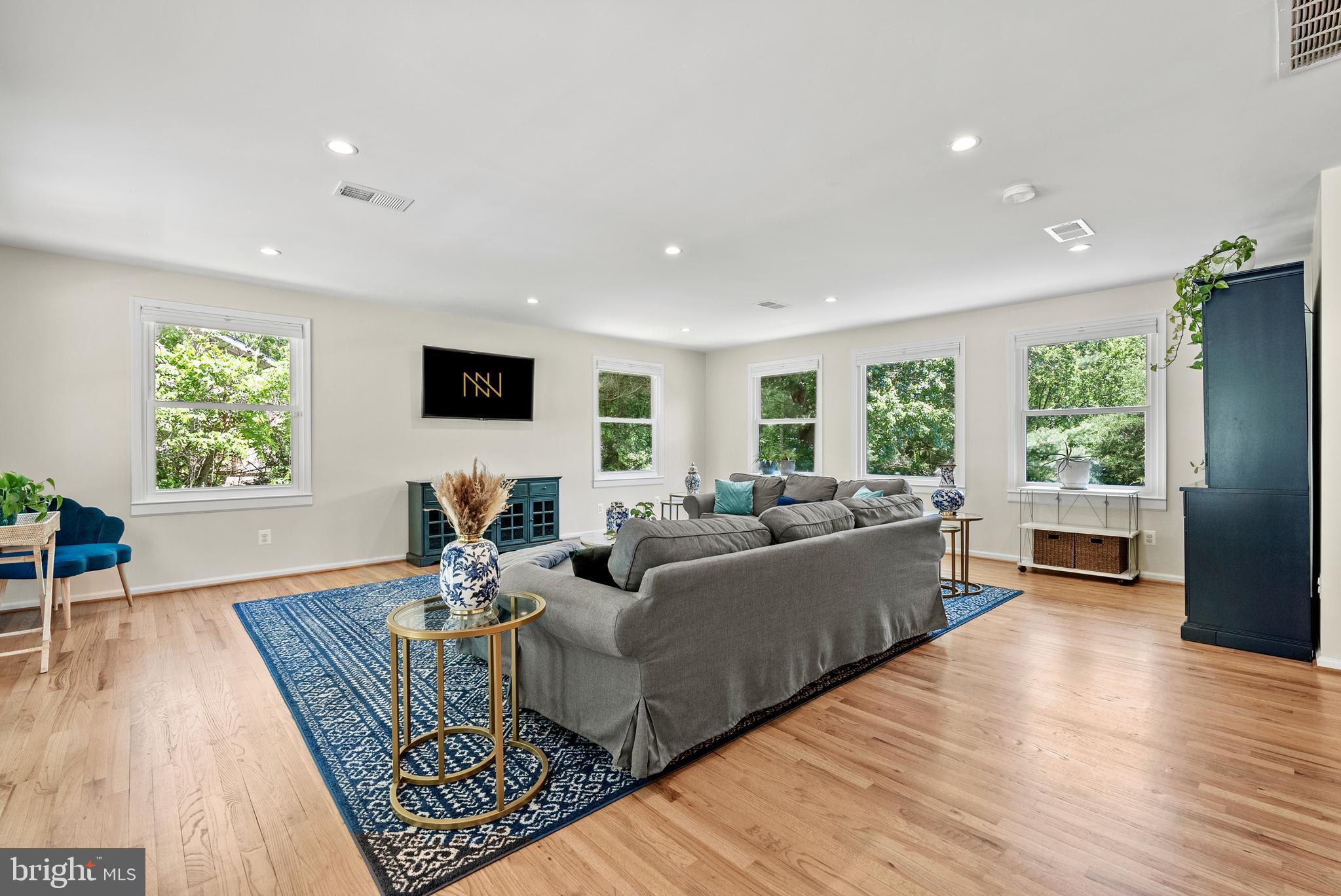 738 Ellsworth Ave