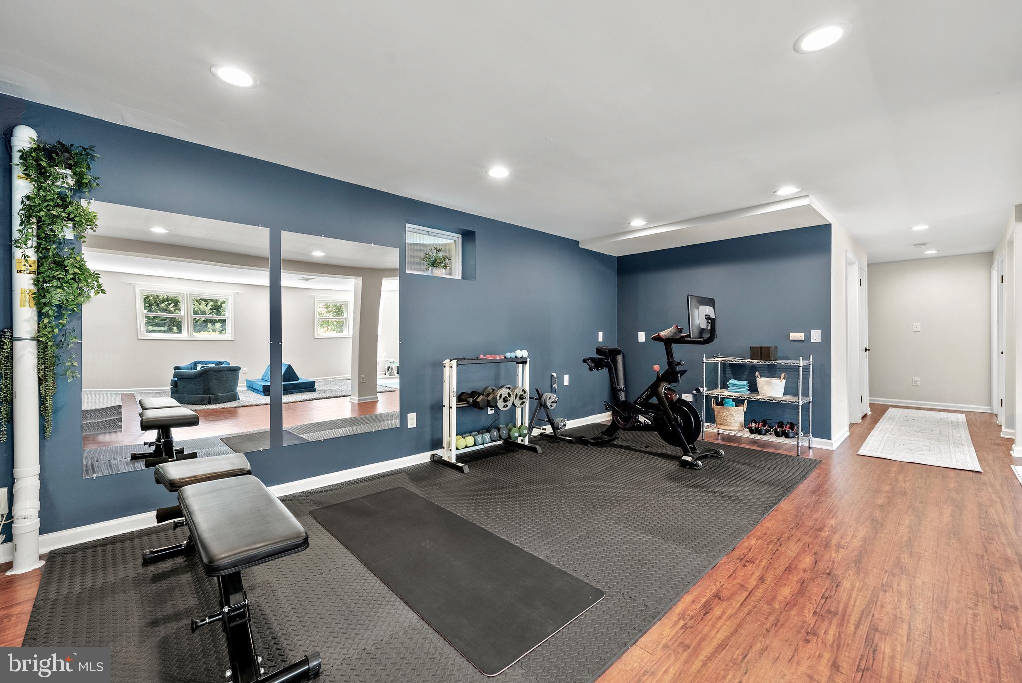 738 Ellsworth Ave