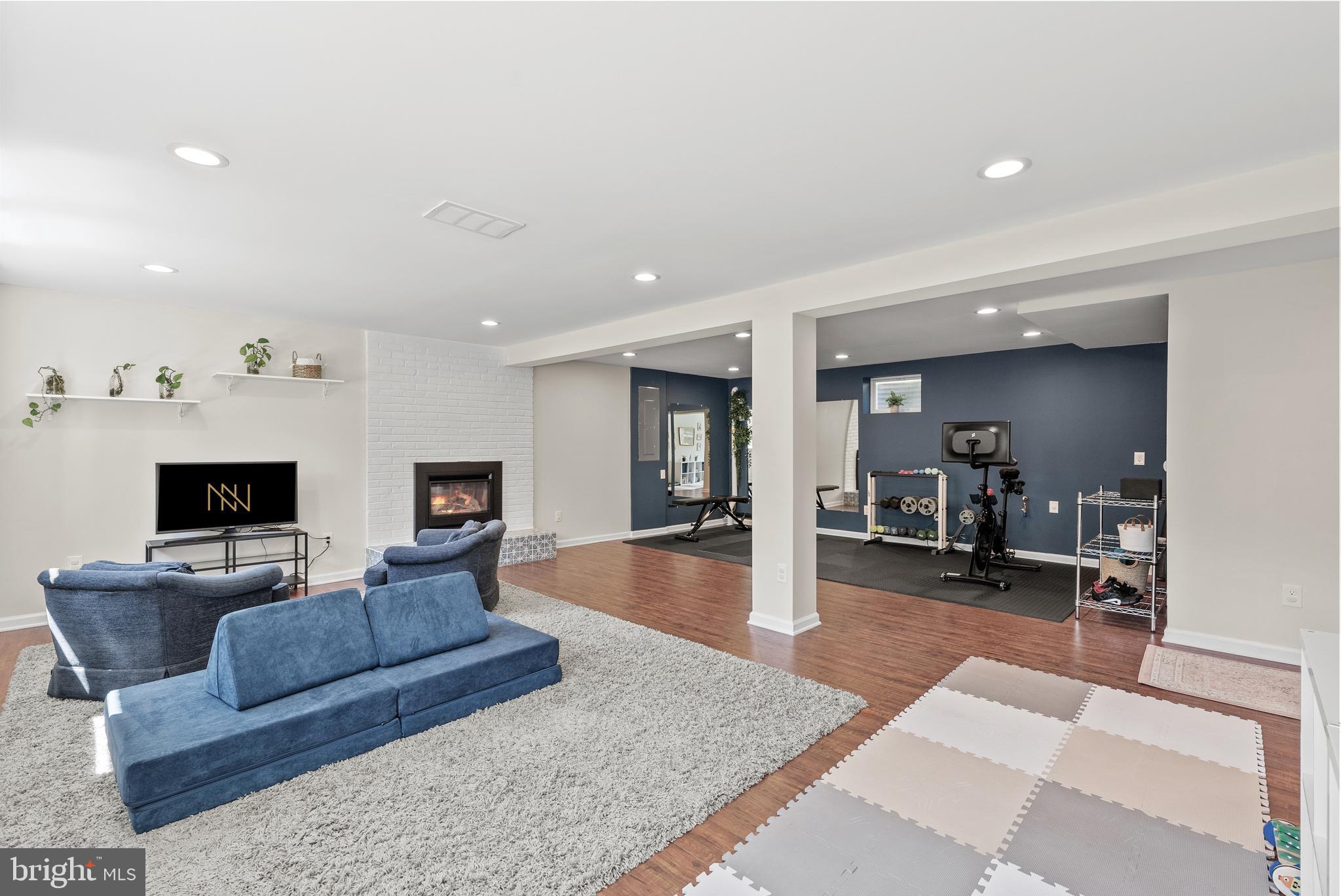 738 Ellsworth Ave