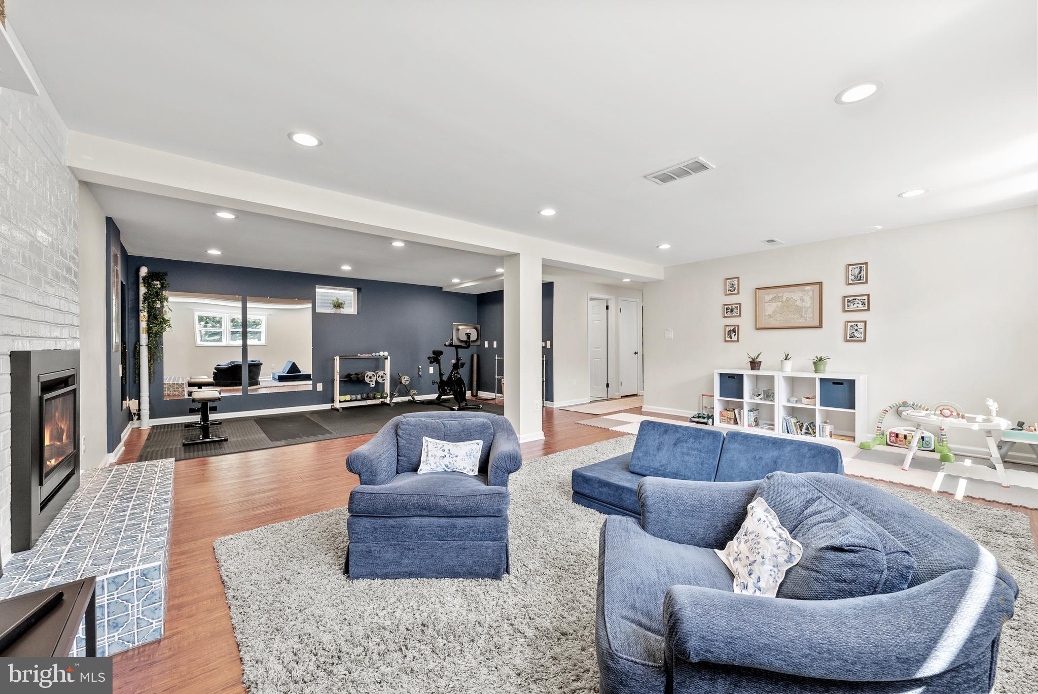 738 Ellsworth Ave