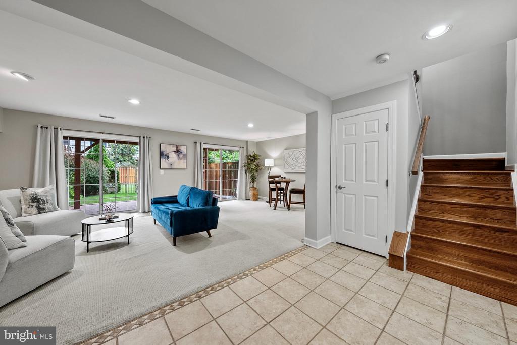 134 Roland Ct SW