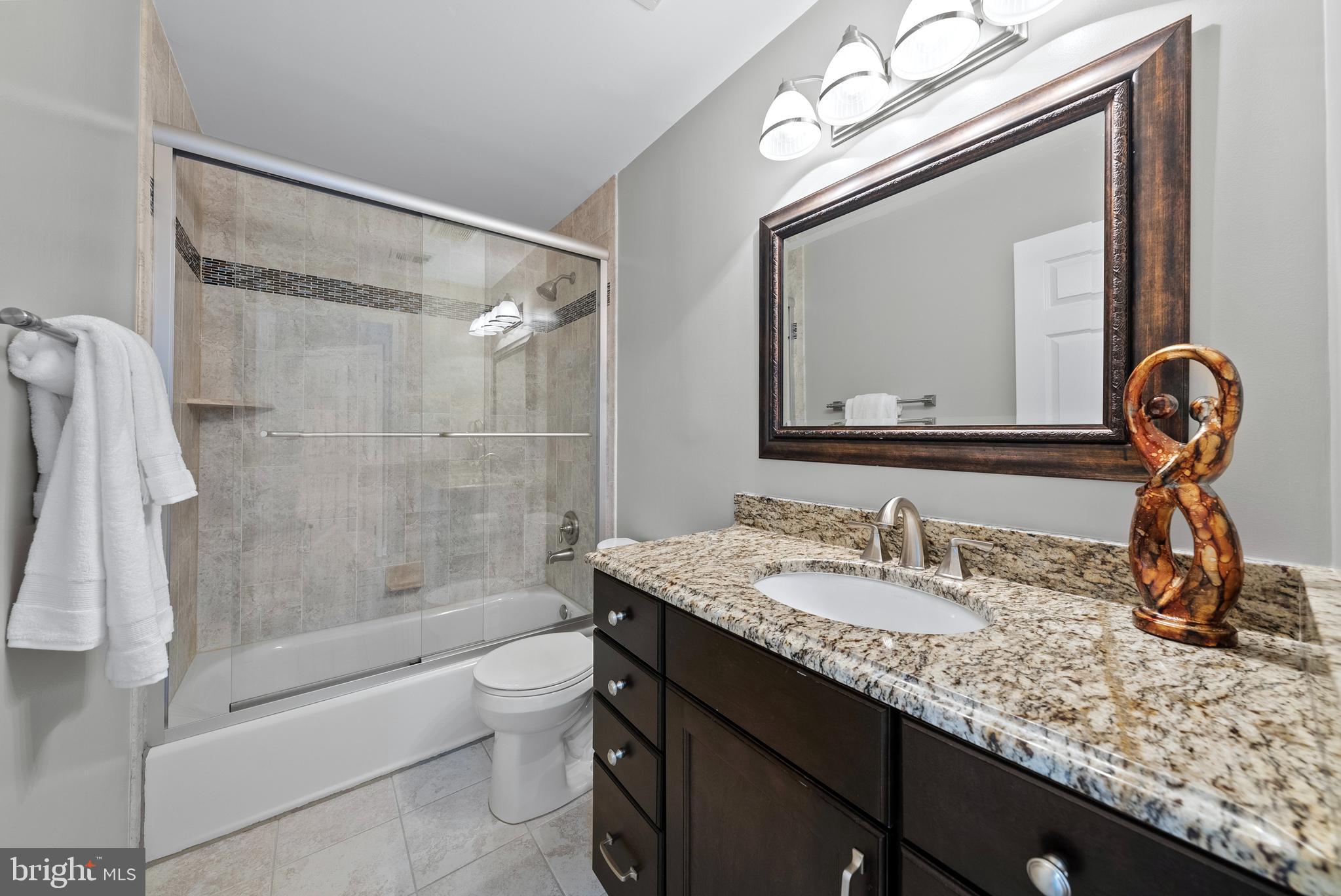 134 Roland Ct SW