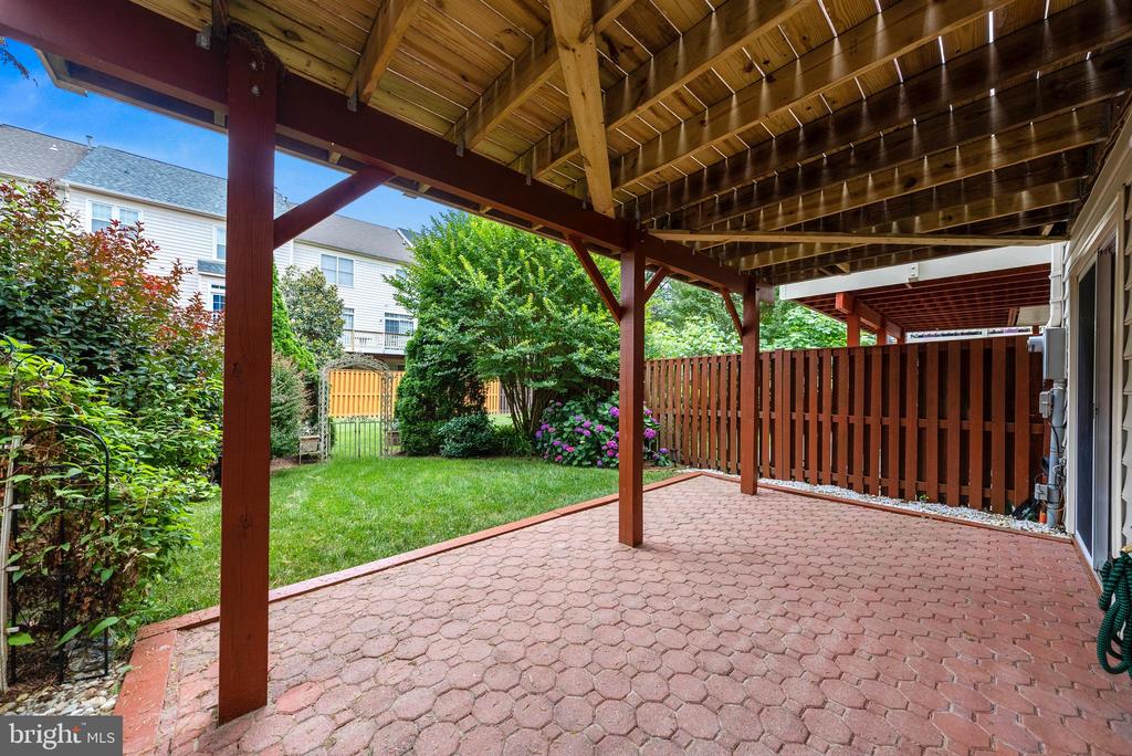 134 Roland Ct SW