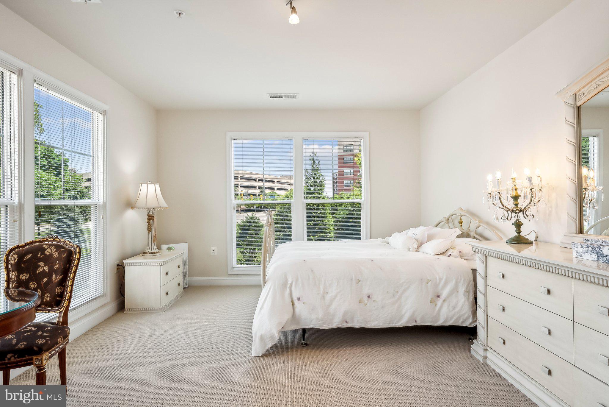 2903 Saintsbury Plz #306