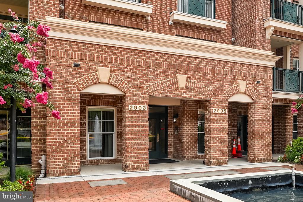 2903 Saintsbury Plz #306