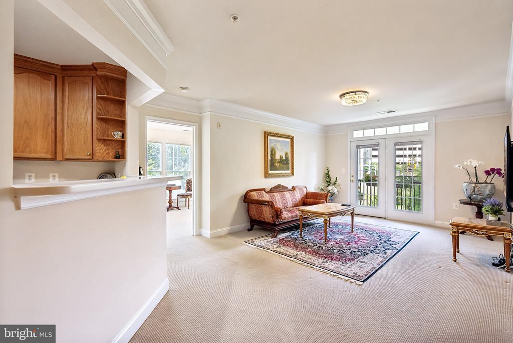 2903 Saintsbury Plz #306