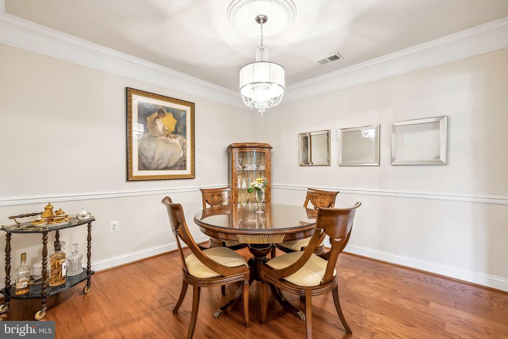 2903 Saintsbury Plz #306