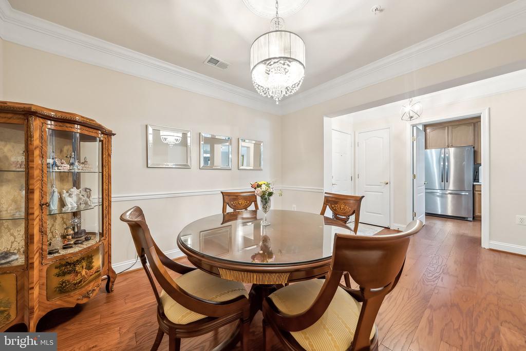 2903 Saintsbury Plz #306