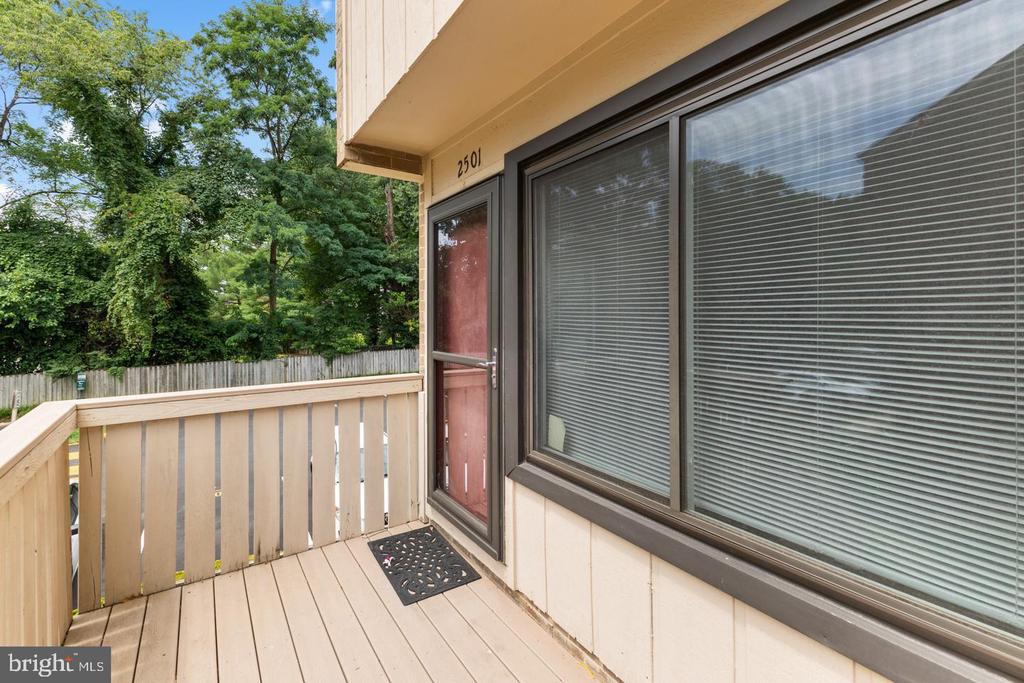 2501 GLENGYLE DR #144