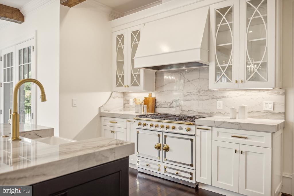 8533 Georgetown Pike