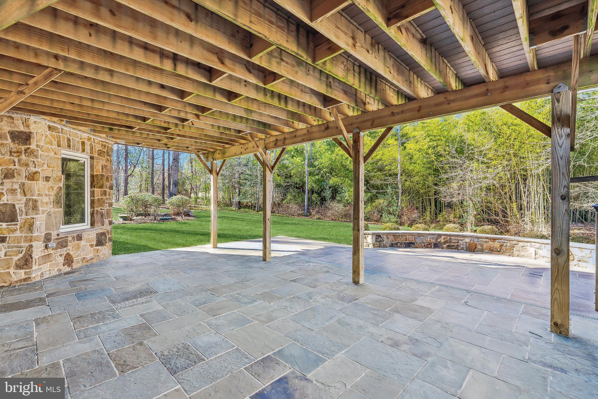 1070 Vista Dr