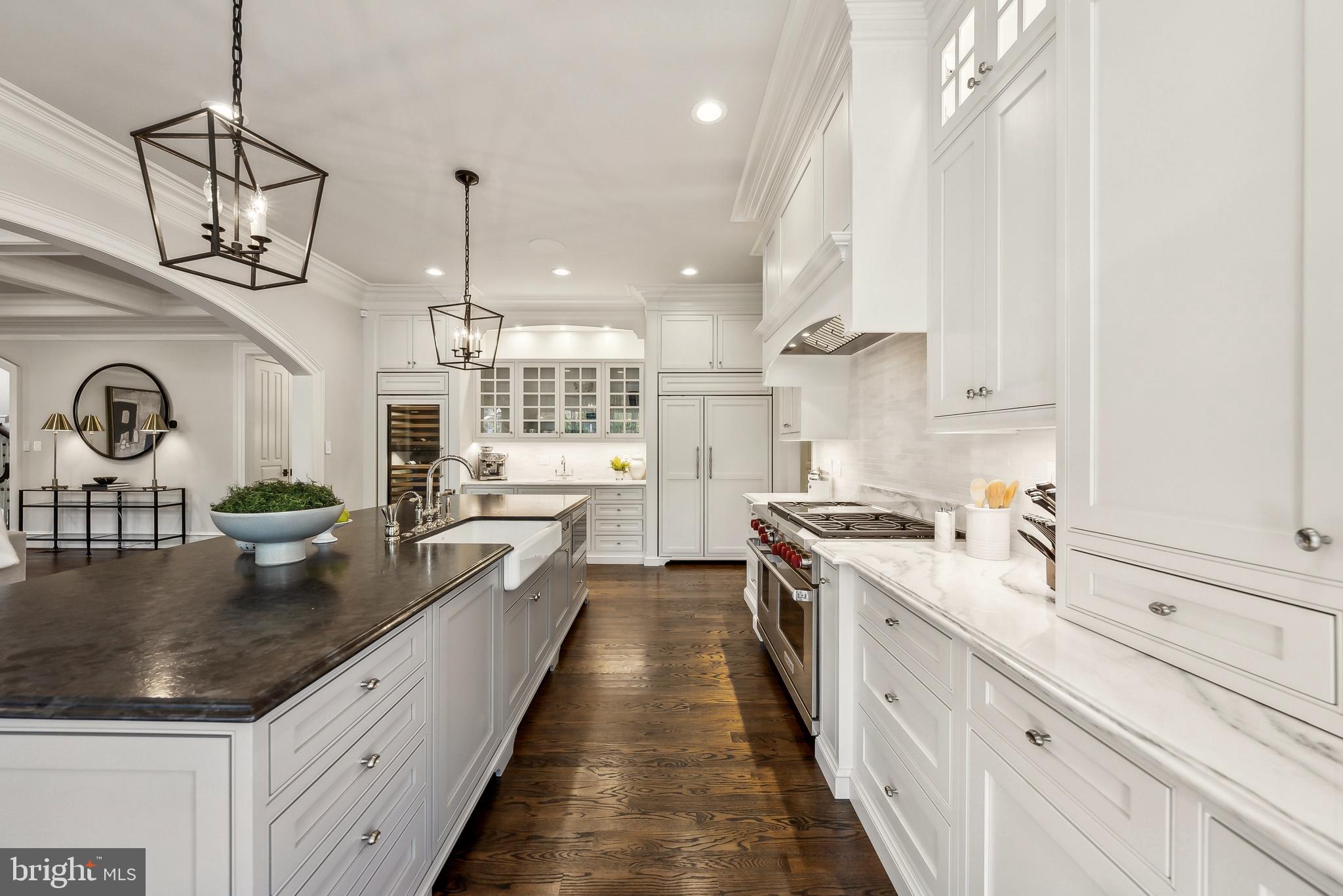 1070 Vista Dr