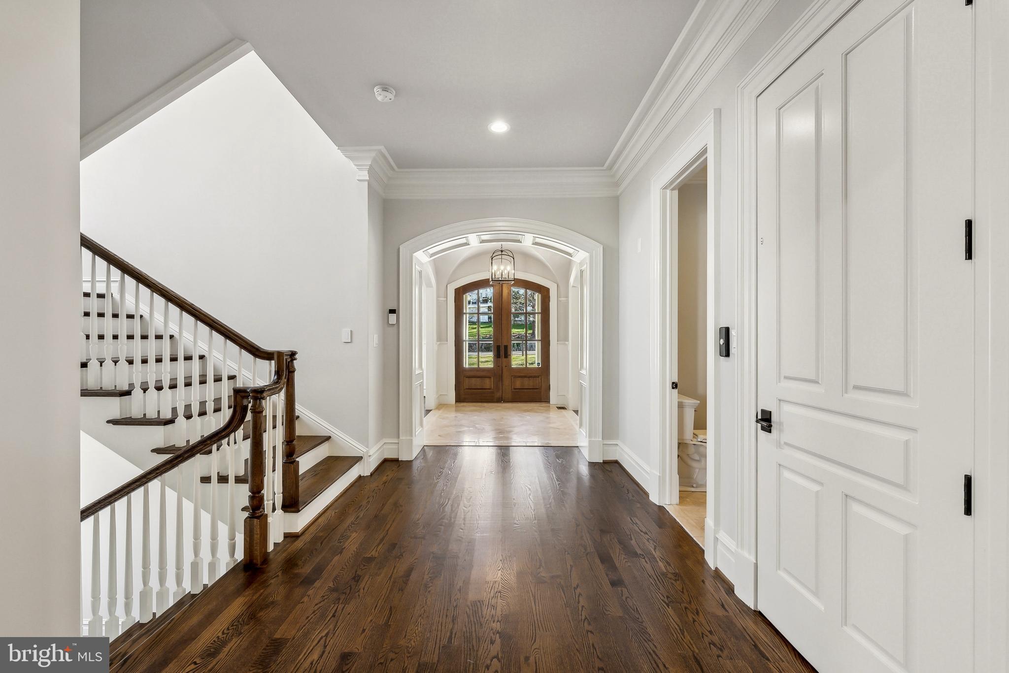 1070 Vista Dr