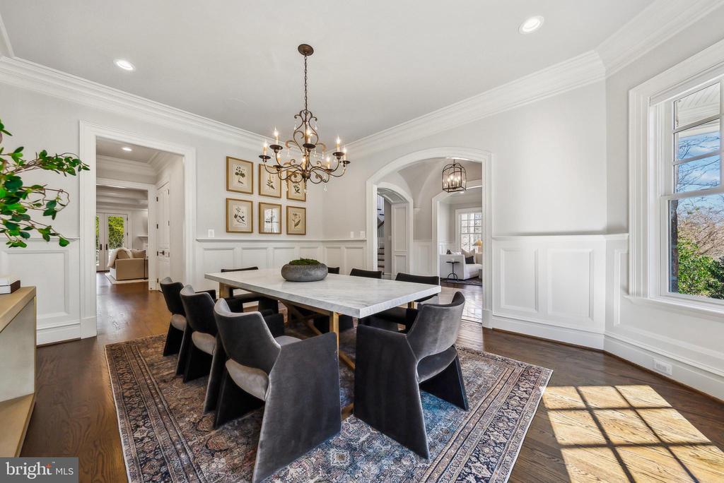 1070 Vista Dr
