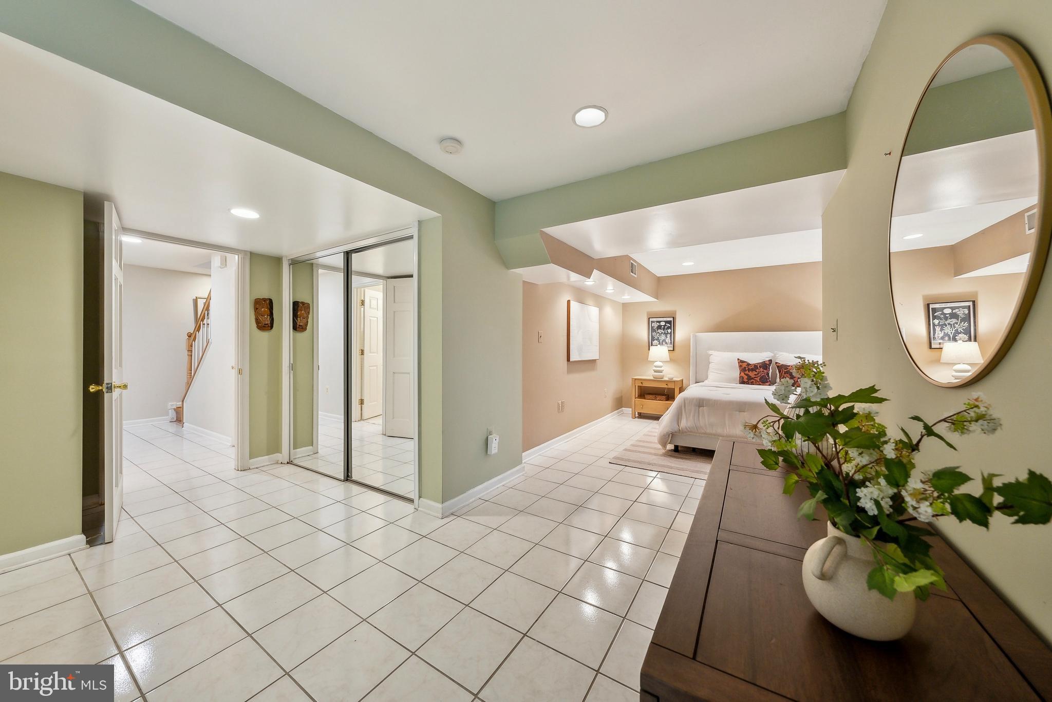 8413 Silverdale Ct