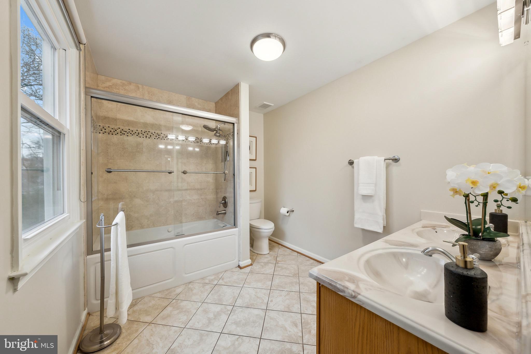 8413 Silverdale Ct