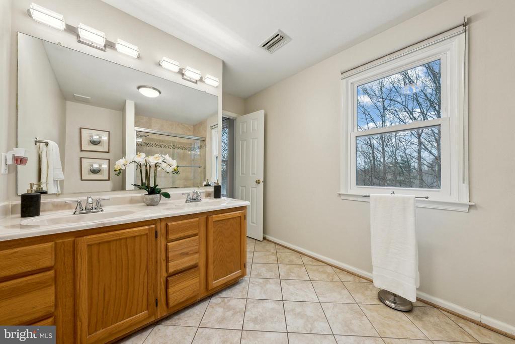 8413 Silverdale Ct