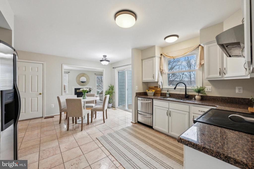 8413 Silverdale Ct