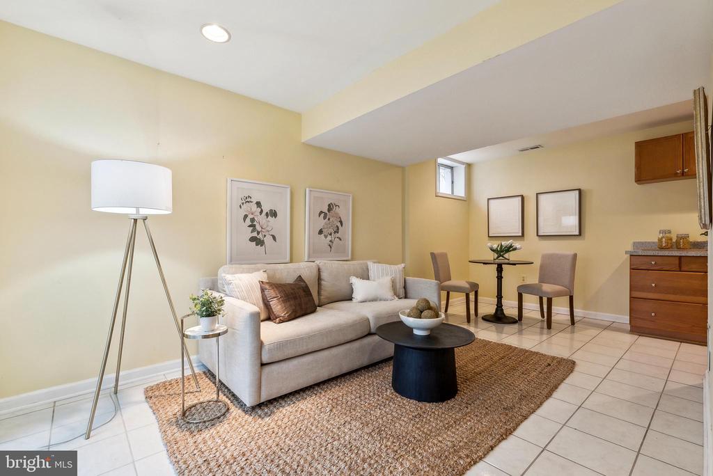 8413 Silverdale Ct