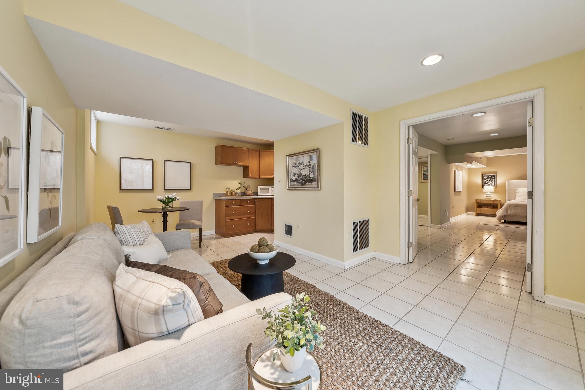8413 Silverdale Ct