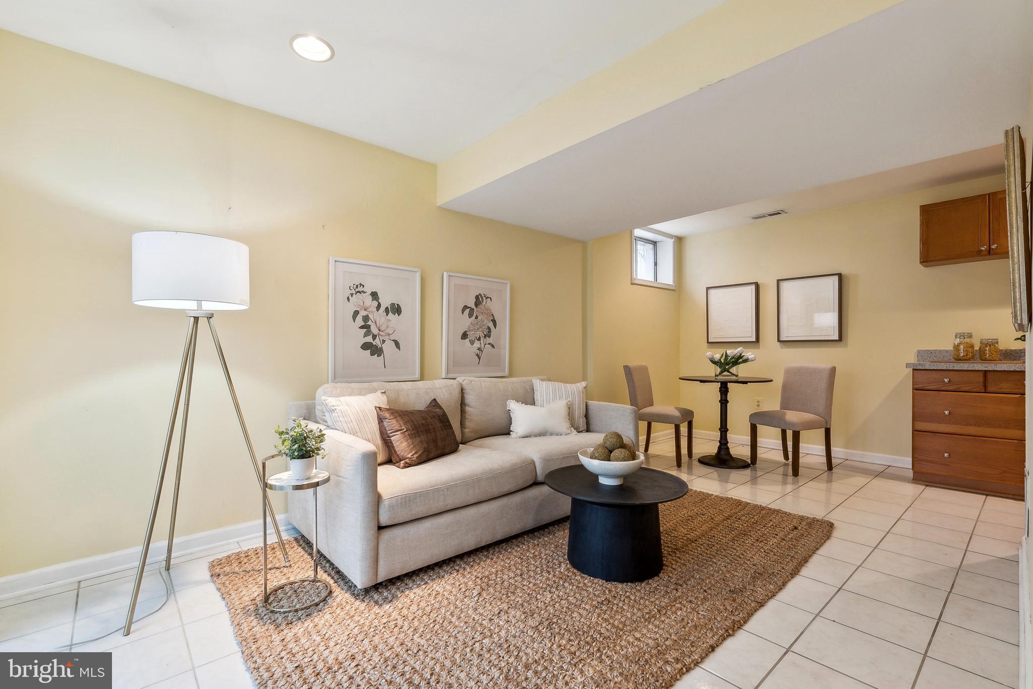 8413 Silverdale Ct