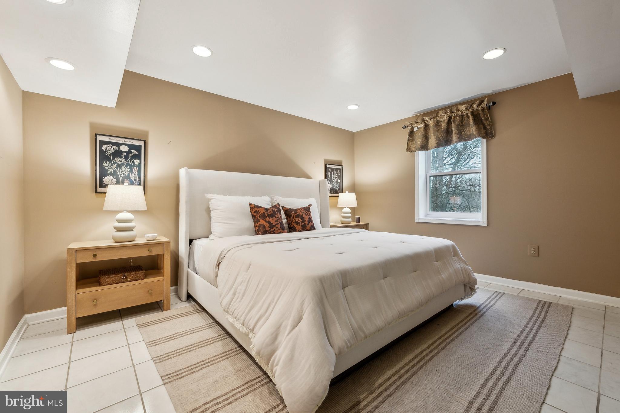 8413 Silverdale Ct