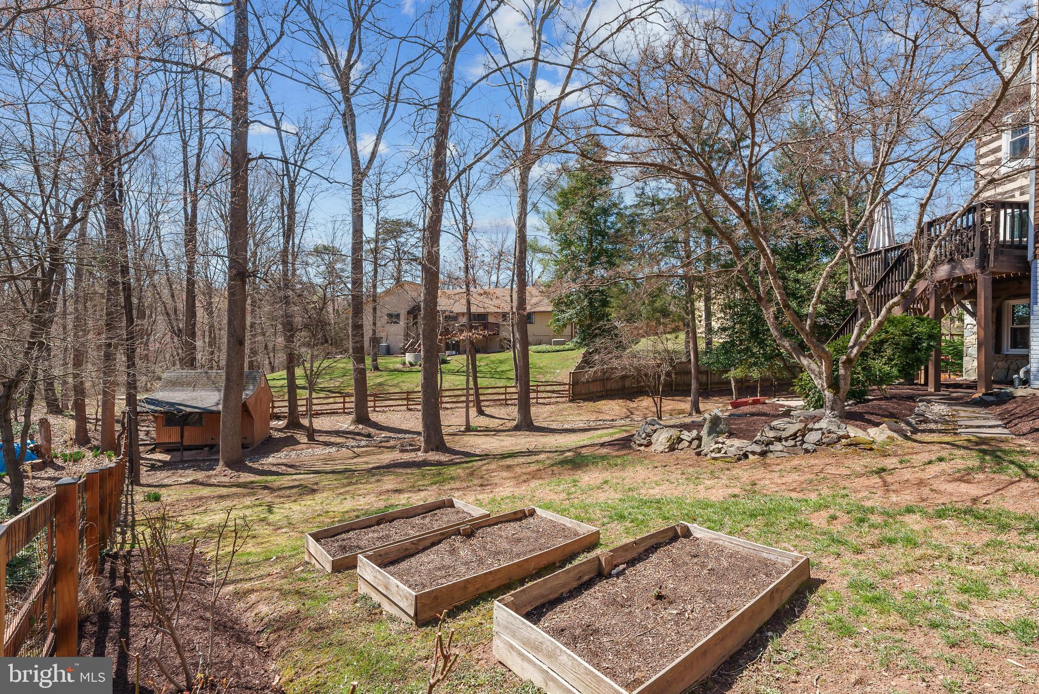 10203 Yellow Pine Dr