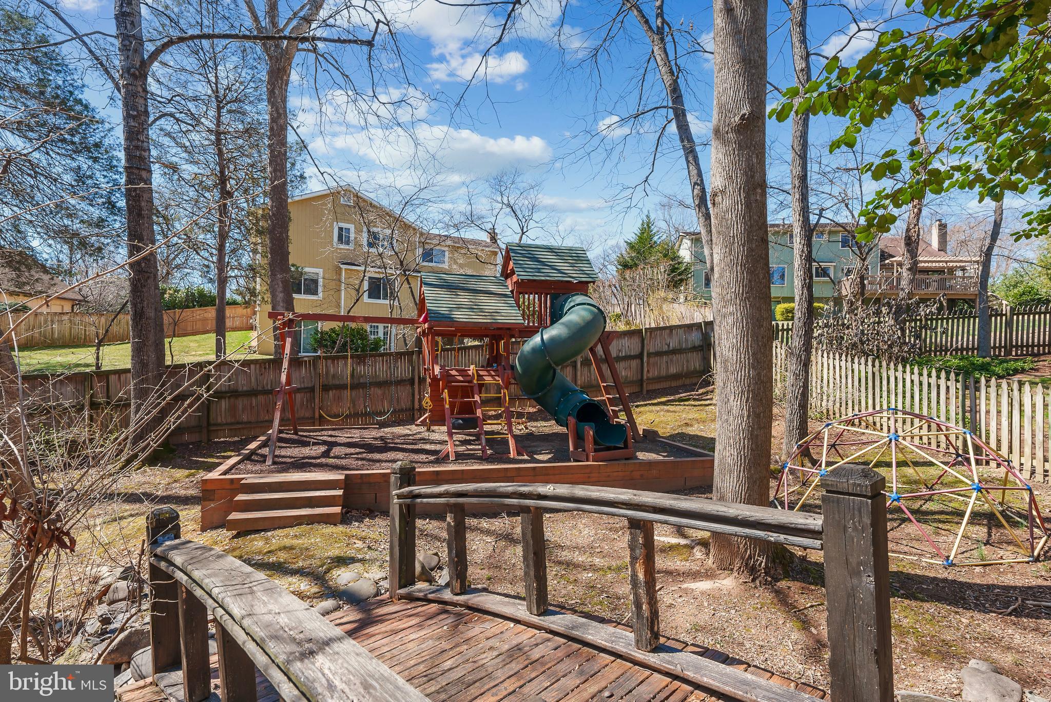 10203 Yellow Pine Dr