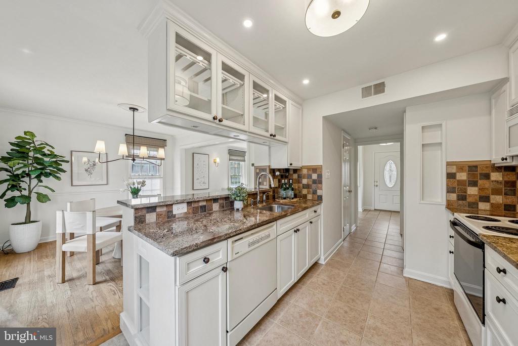 2839 KNOLLSIDE LANE