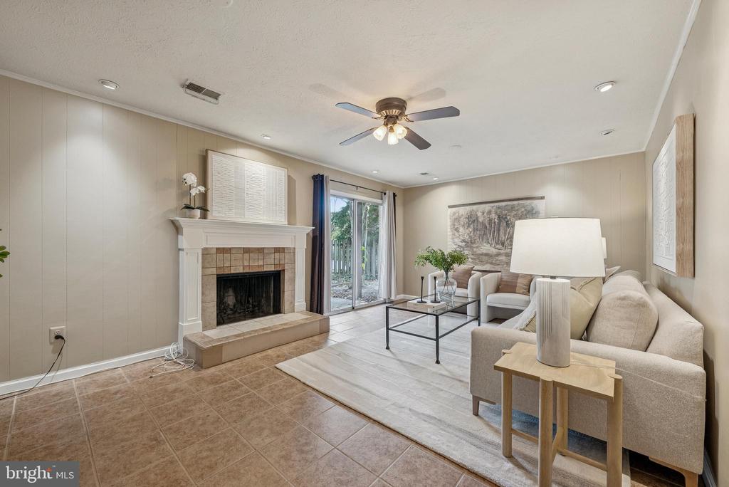 2839 KNOLLSIDE LANE
