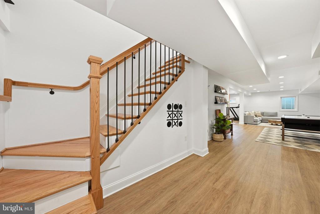 370 HOLMES DRIVE NW