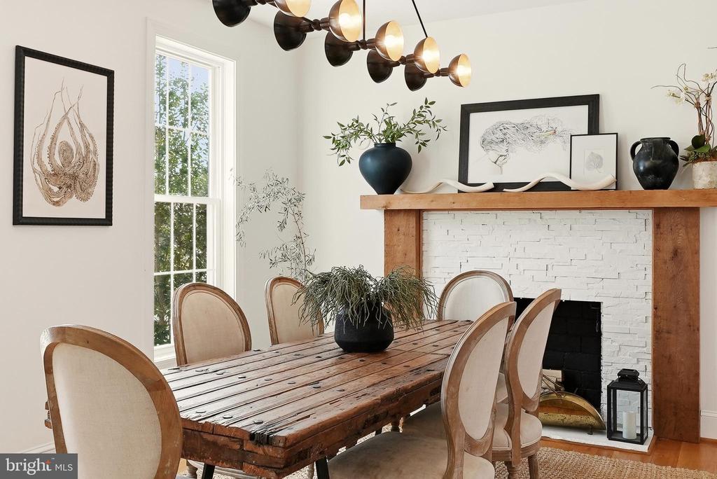 370 HOLMES DRIVE NW