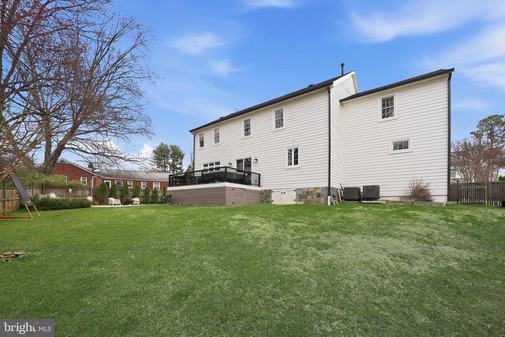 370 HOLMES DRIVE NW