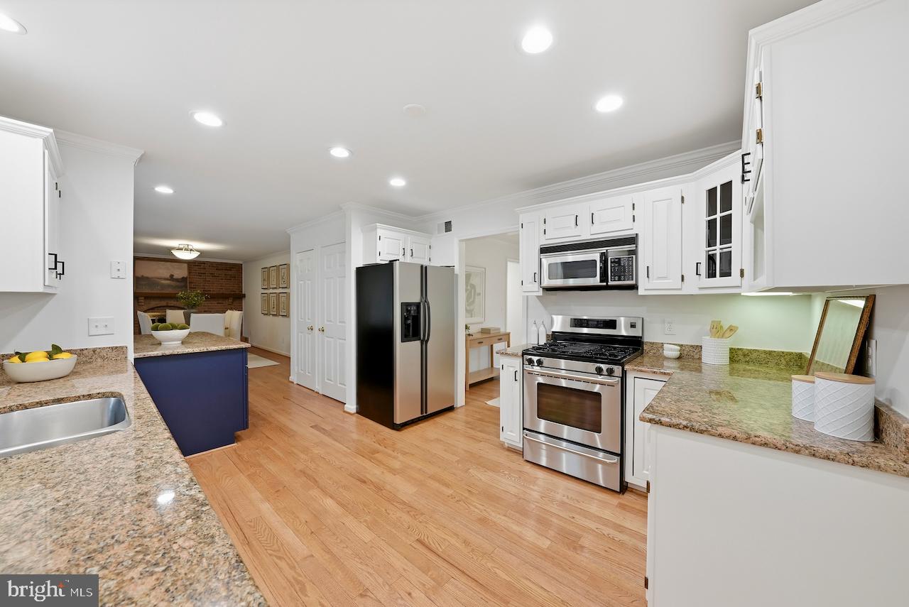 12615 HERITAGE FARM LANE