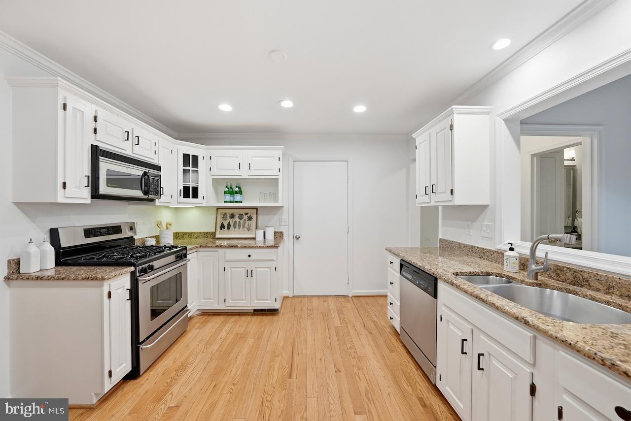 12615 HERITAGE FARM LANE