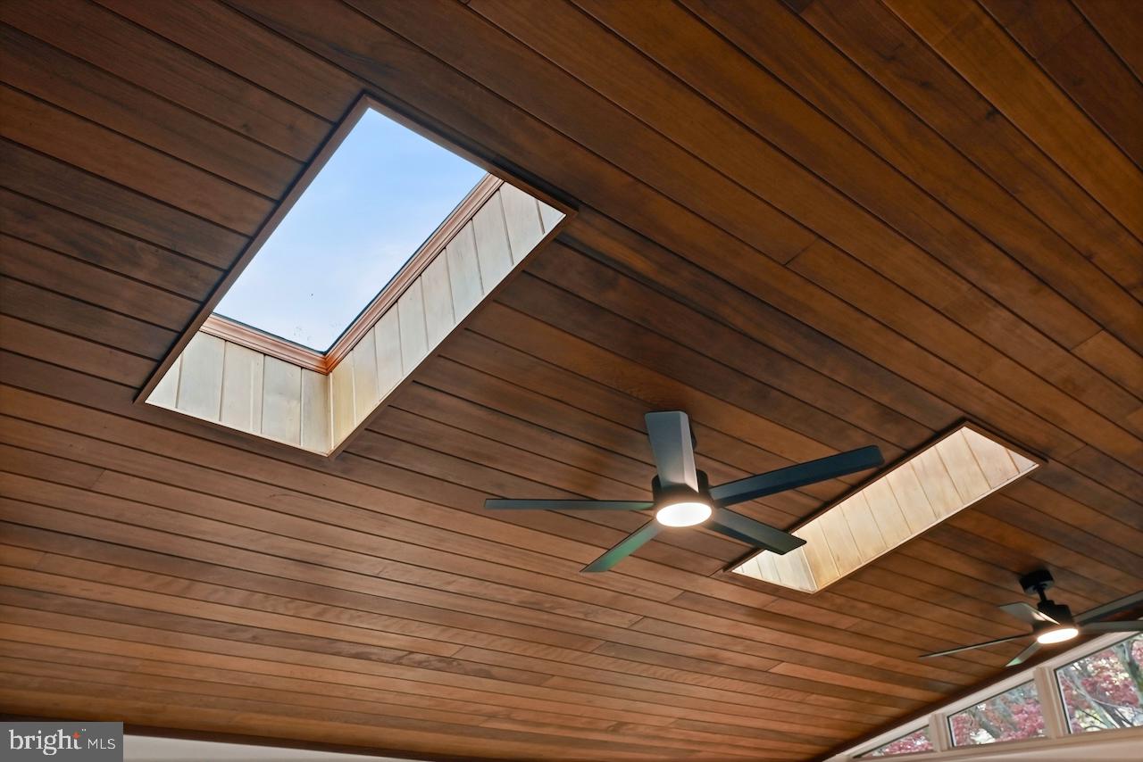 12615 HERITAGE FARM LANE