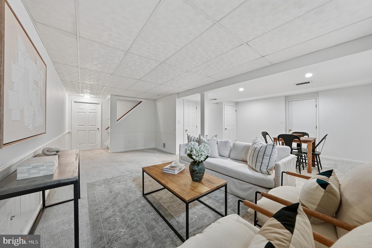 12615 HERITAGE FARM LANE